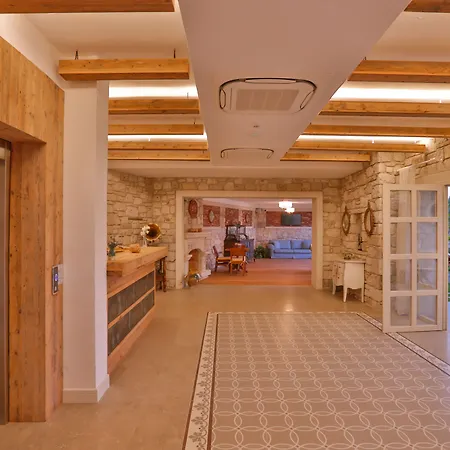 Koese Hotel 3*